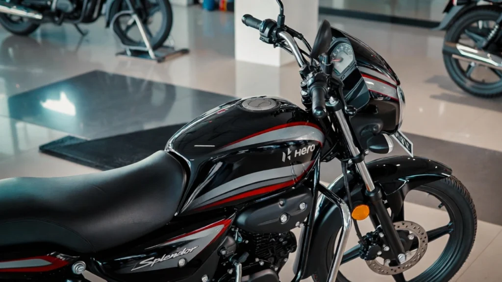 Hero Splendor Plus Xtec 2026: 99.8cc इंजन और 70 km/l माइलेज के साथ किफायती और दमदार बाइक