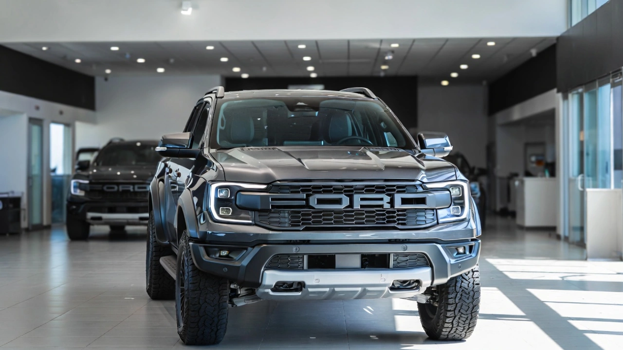 2026 Ford Ranger Raptor: सबसे पावरफुल और लग्ज़री मिडसाइज ट्रक का अनावरण